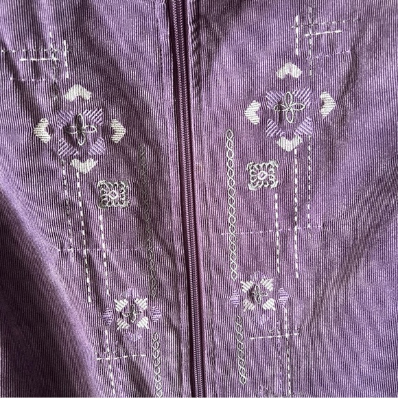 Vintage, two-piece, embroidered corduroy pants set. - Picture 7 of 7